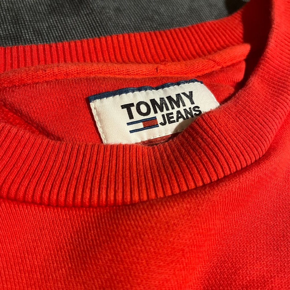 Tommy Jeans Red Embroidered Pullover (L) - Picture 2 of 4